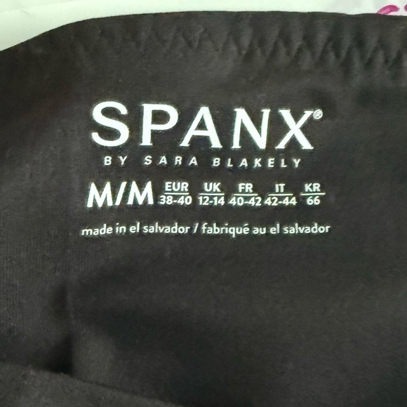 Spanx By Sara Blakely Capri Blue Camo High Waisted Legging Size M Shape Wear - Picture 4 of 4